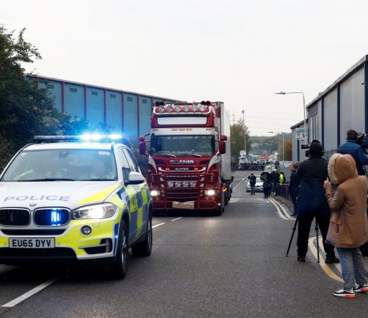 Britanija šokirana tragičnom smrću 39 osoba u hladnjači