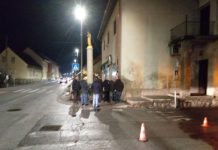 Kićenje božićne jelke u Lomostu