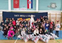 Učenici ogulinskih osnovnih škola dočekali sv. Nikolu
