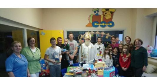 Sveti Nikola posjetio pedijatriju ogulinske bolnice