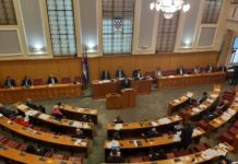 Zastupnici danas glasuju ručno i elektronički, iz više prostorija