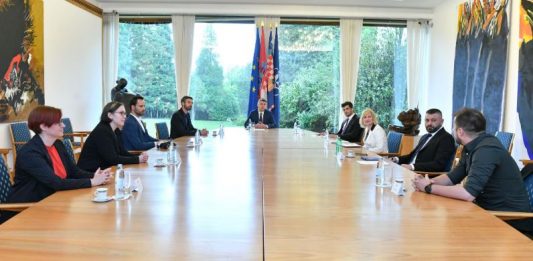 Milanović primio članove udruge ‘Dugine obitelji’ i podržao ih u zalaganju za jednakopravnost