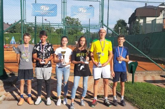 U Ogulinu održala su se Regionalna teniska prvenstva Središnje Hrvatske do 14 i 18 godina