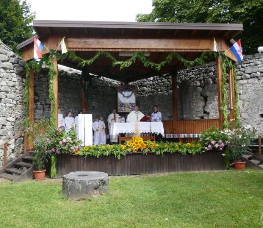Velika Gospa u svetištu Gospe od Čudesa