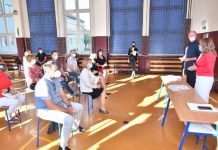 Danas su ravnateljima osnovnih i srednjih škola te učeničkih domova čiji je osnivač Karlovačka županija podijeljene zaštitne maske