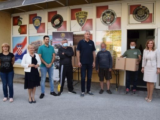 Podjela paketa pomoći nezaposlenim hrvatskim braniteljima