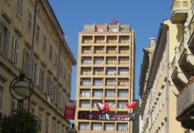 Burne reakcije na riječku petokraku