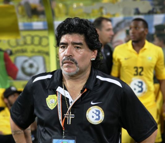 Preminuo Diego Maradona