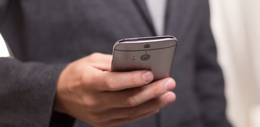 Istraživanje HAKOM-a: Hrvati najviše vole pričati na mobilni telefon