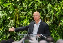 Jeff Bezos odstupit će s mjesta CEO-a Amazona