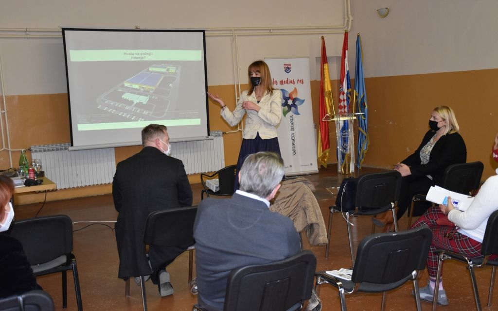 Prezentacija projekta Regionalnog distributivnog centra Batnoga održana u četvrtak, 4. ožujka, u prostoru Hrvatskog doma u Cetingradu.