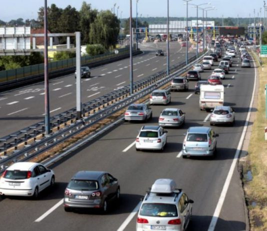 Pojačan promet na prometnicama i graničnim prijelazima