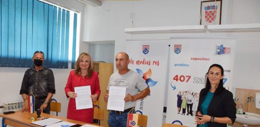 Potpisan Sporazum za provedbu projekta energetske obnove Područne škole u Tounju