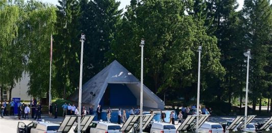 Predstavljene mobilne termovizijske kamere za nadzor državne granice