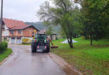 U tijeku je košnja trave na županijskim i lokalnim cestama na području Grada Ogulina
