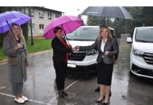 Karlovačka županija omogućila dva nova kombi vozila za potrebe škola u Ogulinu i Oštarijama