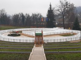 Petu sezonu zaredom Duga Resa, vjerojatno jedina u Hrvatskoj, djeci omogućava besplatne klizaljke i klizanje na 700 m2, a Ogulin?