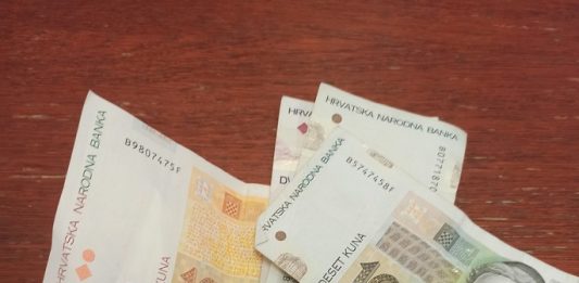 U Karlovcu do u lipu vidljiva potrošnja proračunskog novca, poslali smo upit kad Grad Ogulin uvodi sustav transparentnosti?
