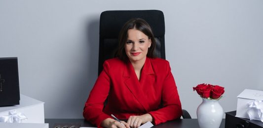 Mlada Ogulinka Dajana Paušić Podhraški, osnivačica i vlasnica Premium Boxa, tvrtke specijalizirane za ‘custom made’ darivanje za različite prigode, zna kako svakome odabrati najbolji poklon.