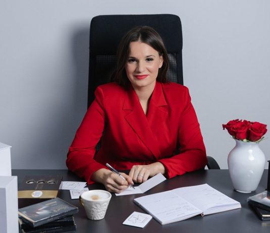 Mlada Ogulinka Dajana Paušić Podhraški, osnivačica i vlasnica Premium Boxa, tvrtke specijalizirane za ‘custom made’ darivanje za različite prigode, zna kako svakome odabrati najbolji poklon.