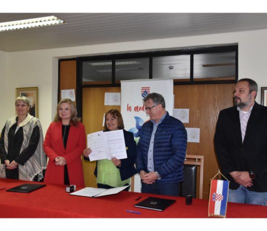 Kreću radovi na zamjeni pokrova na Učeničkom domu Ogulin