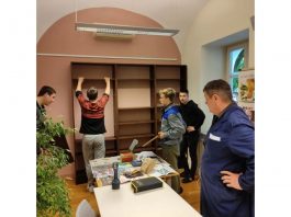Vrijedni učenici OTŠ-a Ogulin u pripomoći u Gradskoj knjižnici