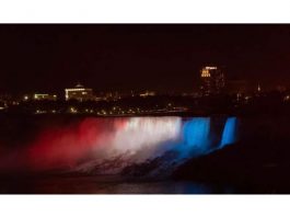 Slapovi Niagare zasjali u bojama hrvatske zastave