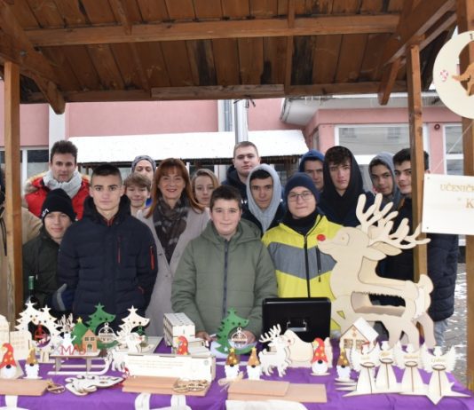 Županica posjetila adventski štand ukrasa Obrtničke i tehničke škole Ogulin