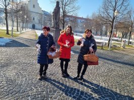Članice ZŽ HDZ-a Ogulin šire ljubav. Zasladile Ogulince kolačićima za Valentinovo