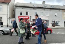 HDZ Ogulin obilježio Međunarodni dan žena prigodnom podjelom ruža