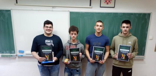U Gimnaziji održano natjecanje u slaganju Rubikove kocke