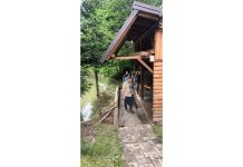 Mještani Lomosta radno proveli vikend postavljajući ogradu na izletištu Močilo