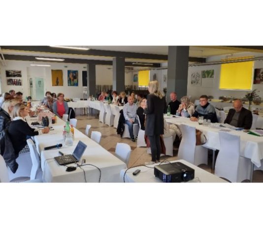 Ravnatelji osnovnih i srednjih škola Karlovačke županije na dvodnevnom seminaru u Selcu