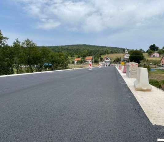 Na Molinarijevom mostu promet se odvija u oba smjera