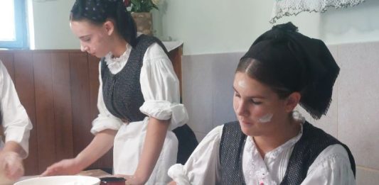 KUD Klek nastavlja s pripremom fotomonografije Nikoline Luketić Delije o božićnoj tradiciji