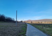 Započelo postavljanje stupova za rasvjetu od kapelice sv. Ivana prema Mikasima i Kocima