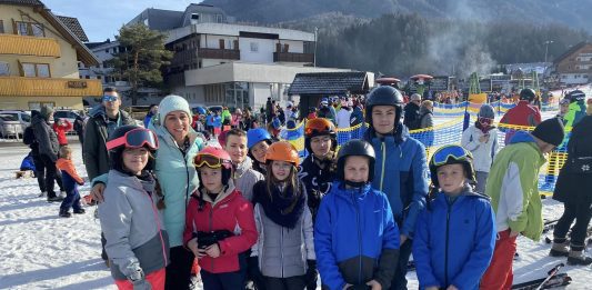 Učenici Osnovne škole Josipdol u školskom skijaškom kampu u Sloveniji
