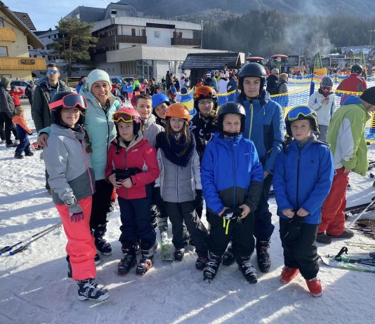 Učenici Osnovne škole Josipdol u školskom skijaškom kampu u Sloveniji