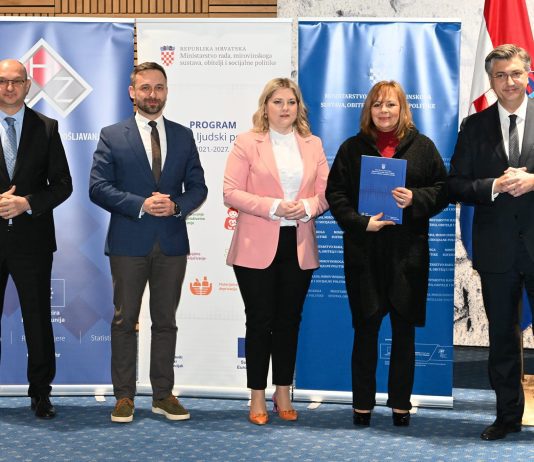 Potpisan ugovor za projekt “Uz pomoć, kod kuće je najljepše” koji će provodit Ženska udruga Katarine Josipdol