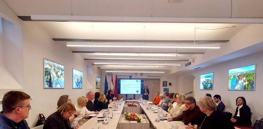 U prostorijama Karlovačke županije održan je sastanak ravnatelja srednjih škola