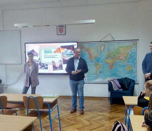 U Gimanziji Bernardina Frankopana Ogulin predstavljen Program „Poleti s francuskim“