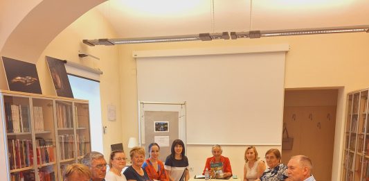 Održan deseti susret Kluba ljubitelja poezije u Ogulinu: Poetska večer u čast Branka Pejnovića