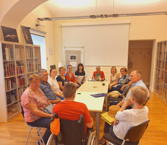 Održan deseti susret Kluba ljubitelja poezije u Ogulinu: Poetska večer u čast Branka Pejnovića