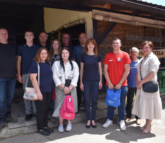 Županica Martina Furdek Hajdin posjetila mladog ogulinskog sportaša Zvonka Salopeka