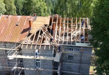 Radovi na izmjeni krovišta u PŠ Jasenak: Najveća investicija u povijesti škole uz podršku Ministarstva kulture i Karlovačke županije