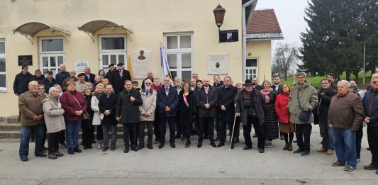 Otkrivena bista Franu Kurelcu u Oštarijama