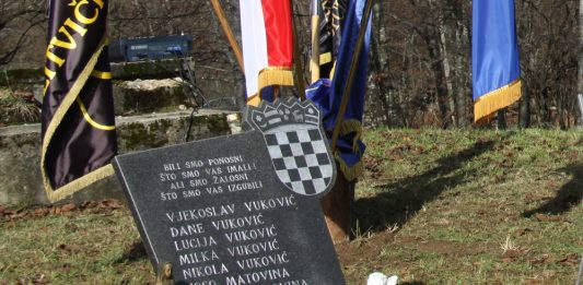 33 godine od zločina u Vukovićima