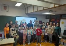 Hrvoje Rupčić s učenicima Drežnice i Jasenka