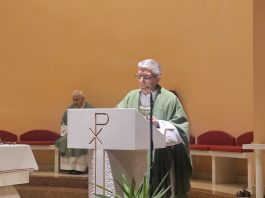 Fra Marijan Jelušić s bivšim župljanima