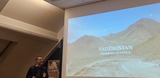 O “Putešestvijama po Turkestanu”